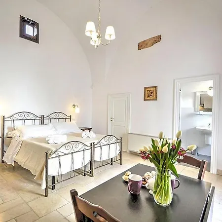 Sleeps 2 Pool Air Con Wifi