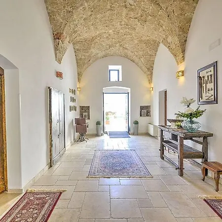 Sleeps 2 Pool Air Con Wifi Racale