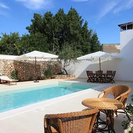 Sleeps 2 Pool Air Con Wifi *